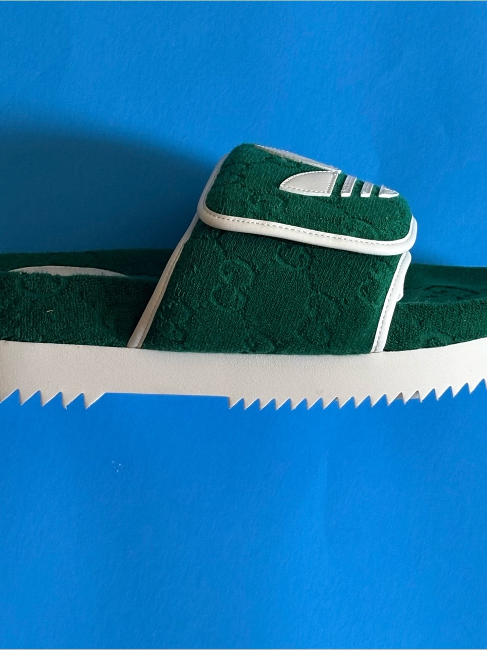 💟 Men’s Gucci x Adidas Green Suede Slide Sandals with White Trim size 9 - Picture 5 of 8